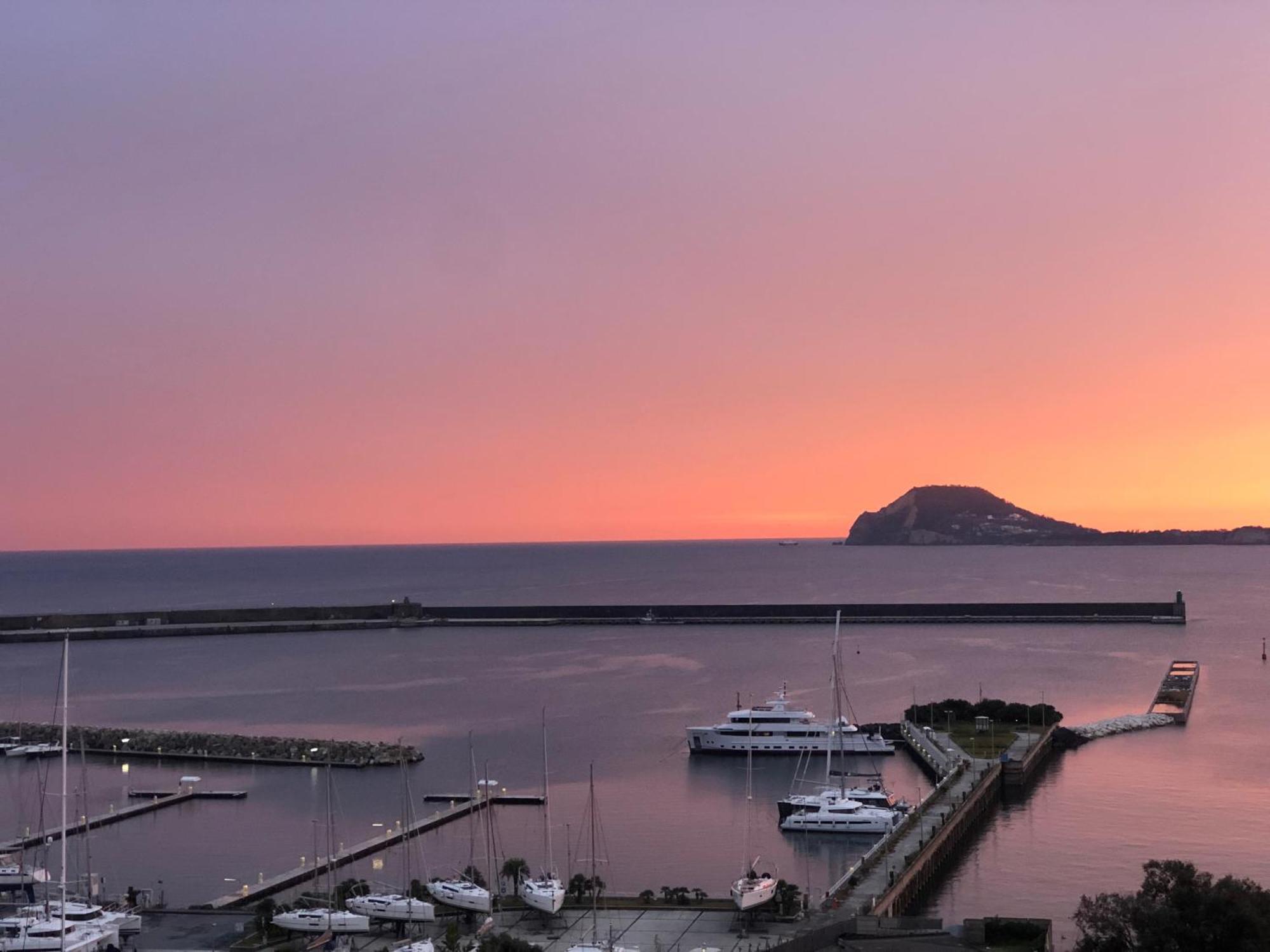 Pozzuoli B&B Exsofer ภายนอก รูปภาพ